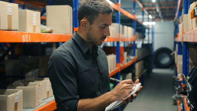 How Small Business Owners Manage Logistics Without Owning a Warehouse